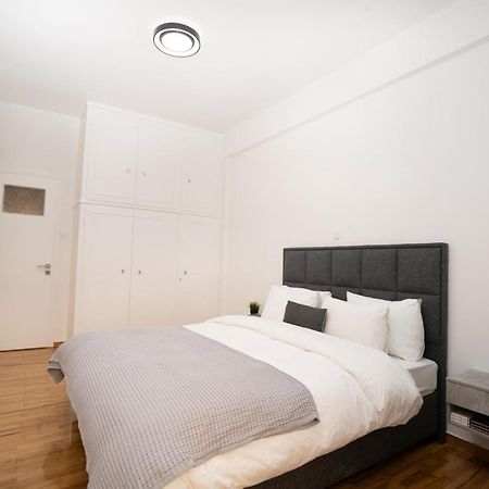 City Center Apt. On A Traffic Free Street Atenas Exterior foto